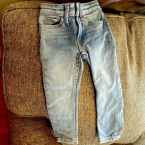 Light denim toddler jeans  US 2T skinny fit - Picture 1 of 4